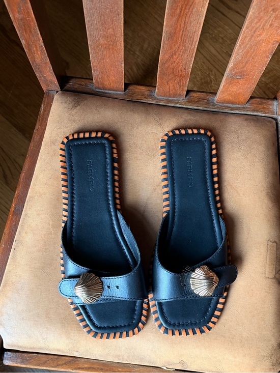 FARM Rio Shoes - Farm Rio Black Slide Sandals with Shell Accent - Women